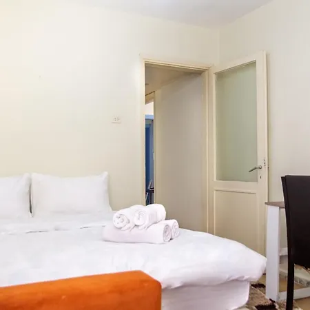 Vibrant And Flat In Karsiyaka Near Sea 公寓 *